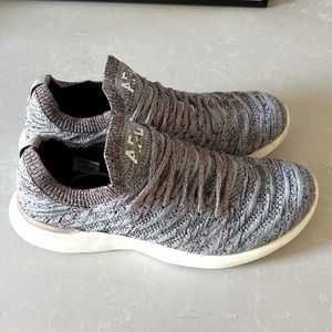 APL Women's TechLoom Wave